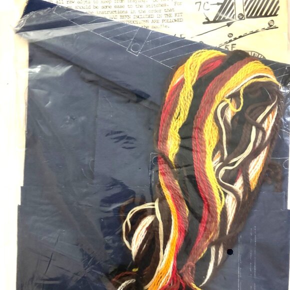 VINTAGE Crewel Creative Stitchery Pillow Kit Jeans Design 14.5 X 29 INCHES 100% - Picture 3 of 4